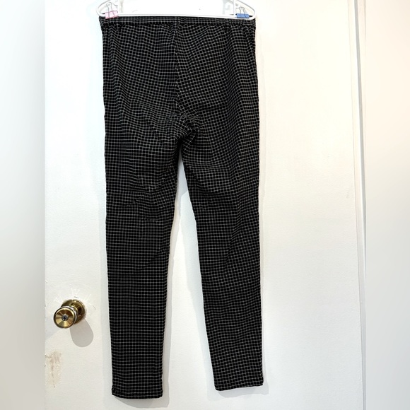 🎉4/30$🎉 Garage Black and White Skinny Pants🤍 - Picture 2 of 2